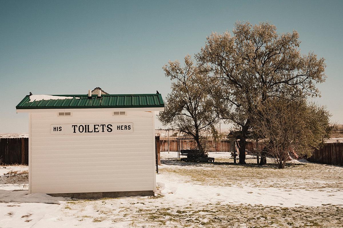 His and hers toilets - Walloy